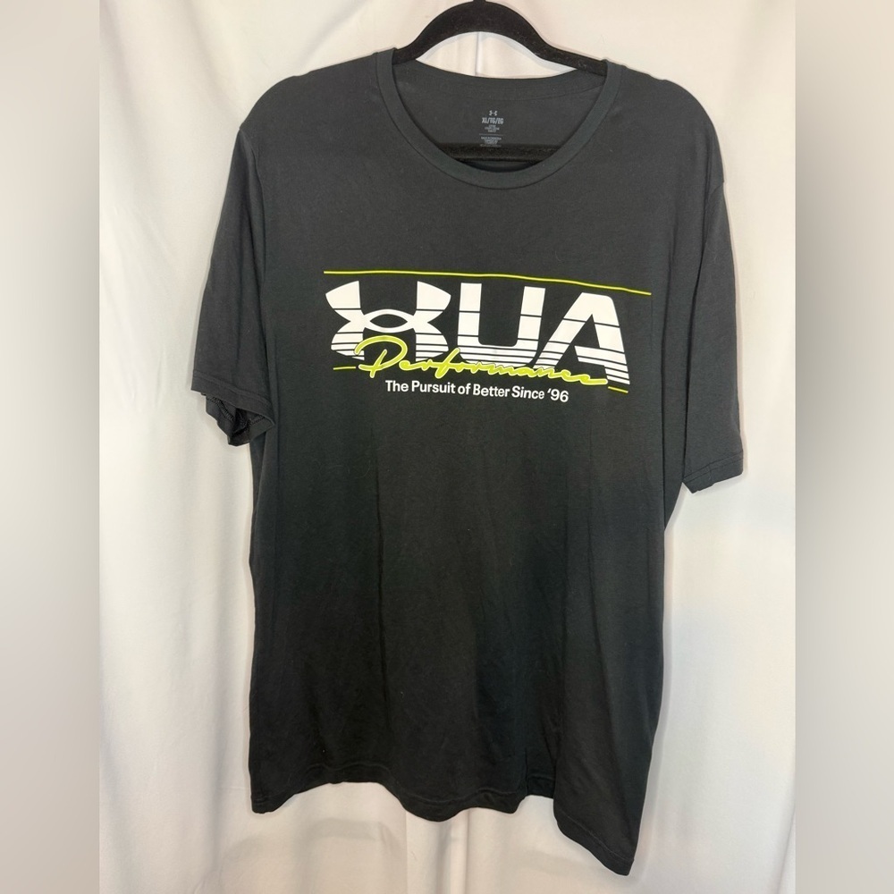 Under Armour Men's Black T-Shirt